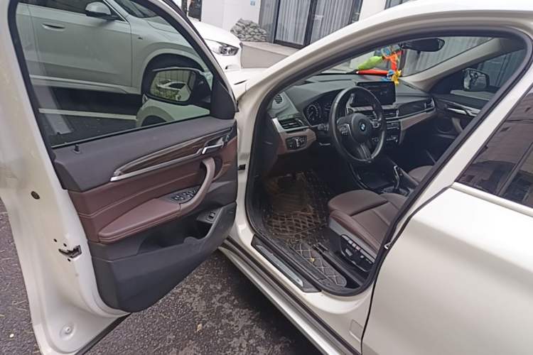 Used BMW X1 2020 xDrive25Li Luxury Edition Driver Seat