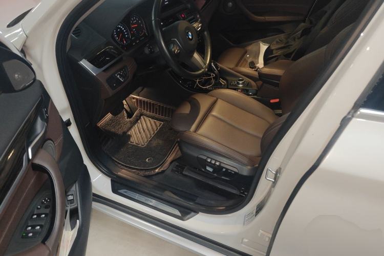Used BMW X1 2020 xDrive25Li Luxury Edition Driver Seat