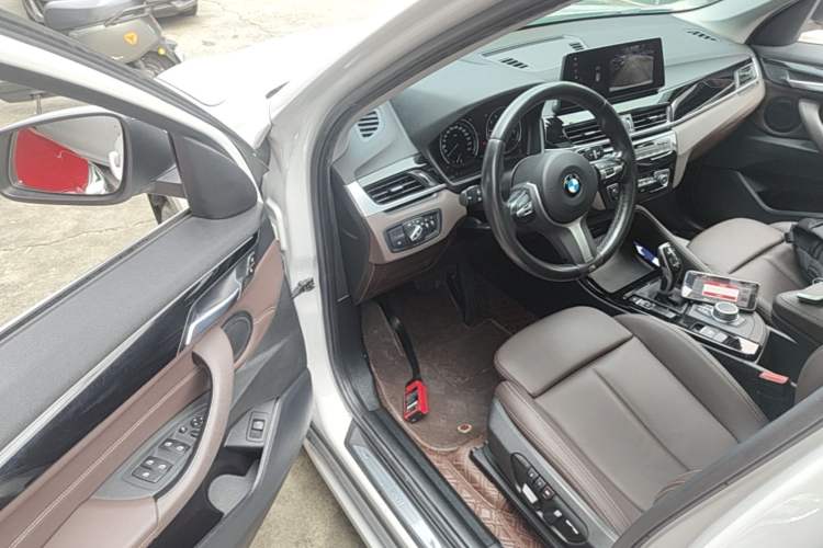Used BMW X1 2020 sDrive20Li Premium Edition Driver Seat