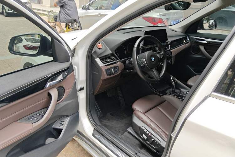 Used BMW X1 2020 sDrive20Li Premium Edition Driver Seat