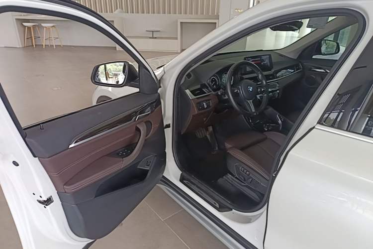 Used BMW X1 2020 xDrive25Li Luxury Edition Driver Seat
