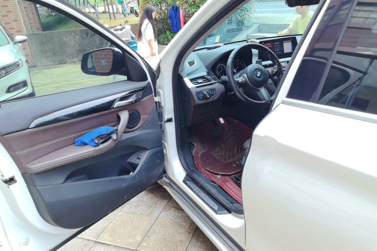Used BMW X1 2020 sDrive20Li Premium Edition Driver Seat