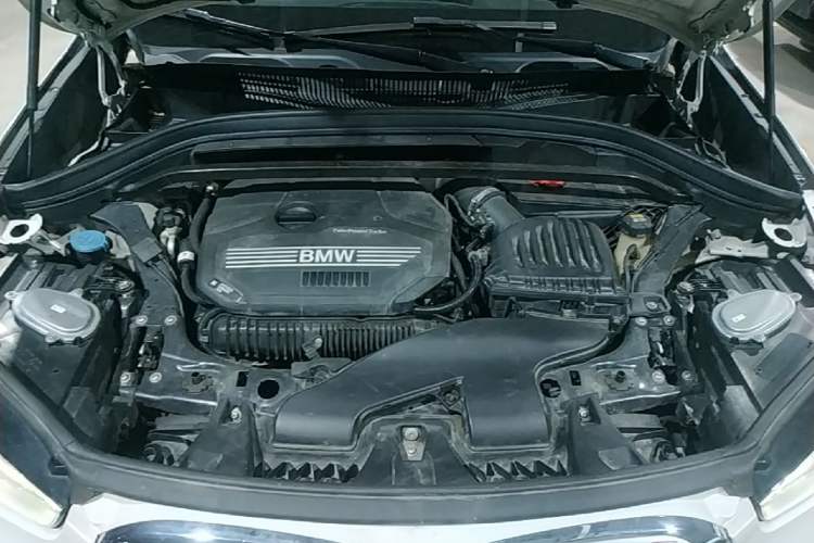 Used BMW X1 2020 sDrive25Li Leading Model Engine Bay