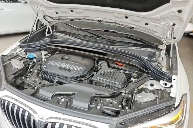 Used BMW X1 2020 xDrive25Li Luxury Edition Engine Bay