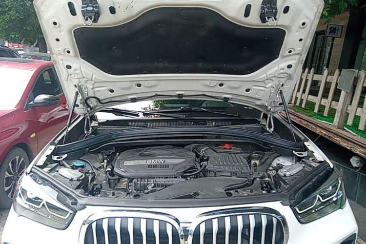 Used BMW X1 2020 sDrive20Li Fashion Model Engine Bay