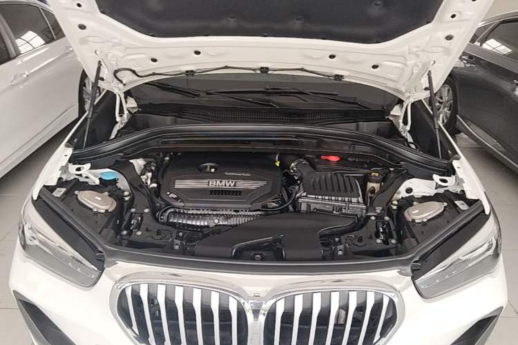 Used BMW X1 2020 sDrive25Li Leading Model Engine Bay