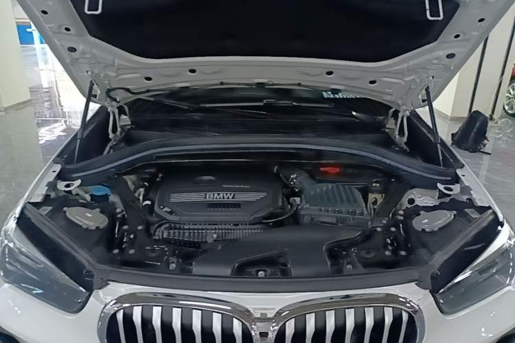 Used BMW X1 2020 sDrive25Li Leading Model Engine Bay