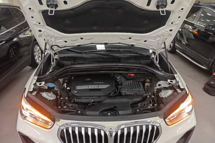 Used BMW X1 2020 sDrive25Li Leading Model Engine Bay