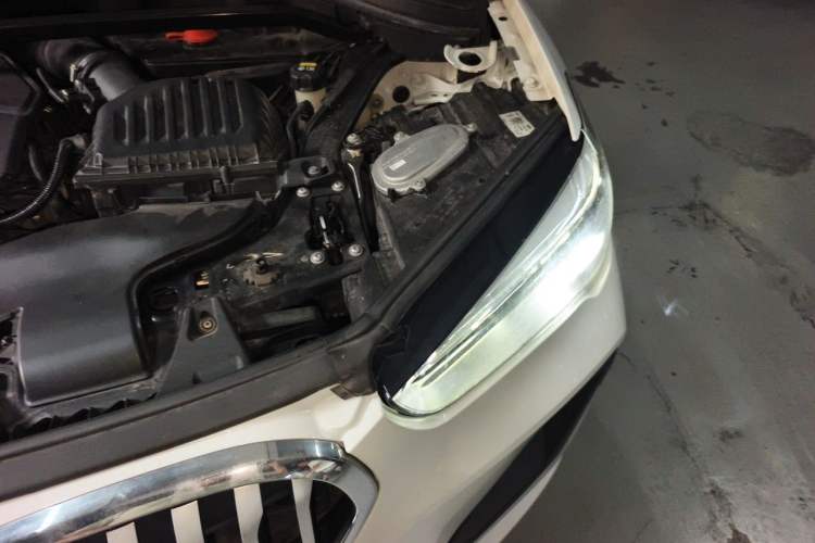 Used BMW X1 2020 xDrive25Li Luxury Edition Engine Bay Left