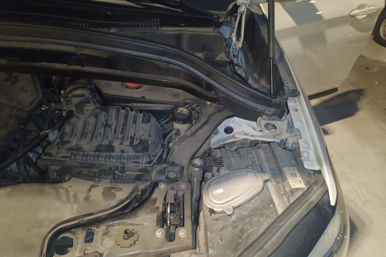 Used BMW X1 2020 sDrive20Li Premium Edition Engine Bay Left