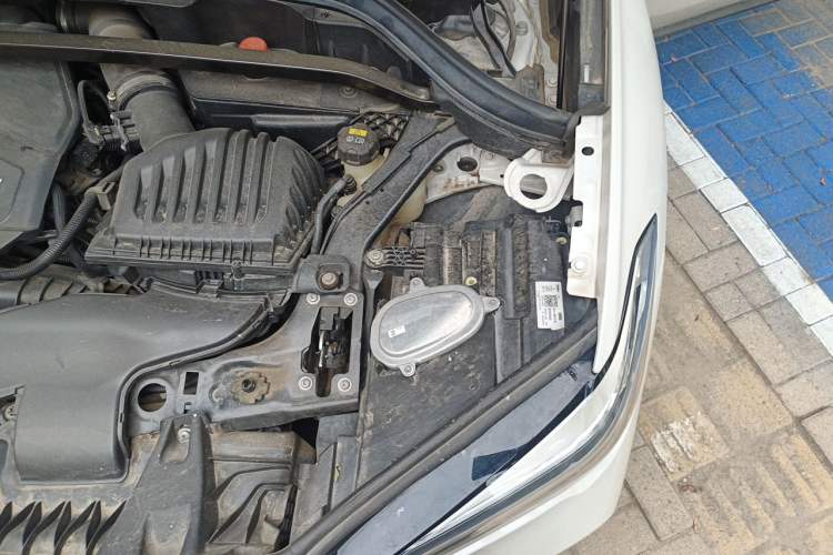 Used BMW X1 2020 xDrive25Li Luxury Edition Engine Bay Left