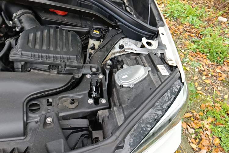 Used BMW X1 2020 sDrive25Li Leading Model Engine Bay Left