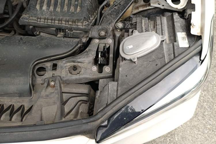 Used BMW X1 2020 sDrive20Li Premium Edition Engine Bay Left