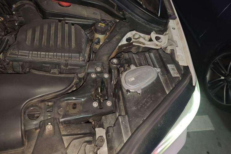 Used BMW X1 2020 sDrive25Li Leading Model Engine Bay Left