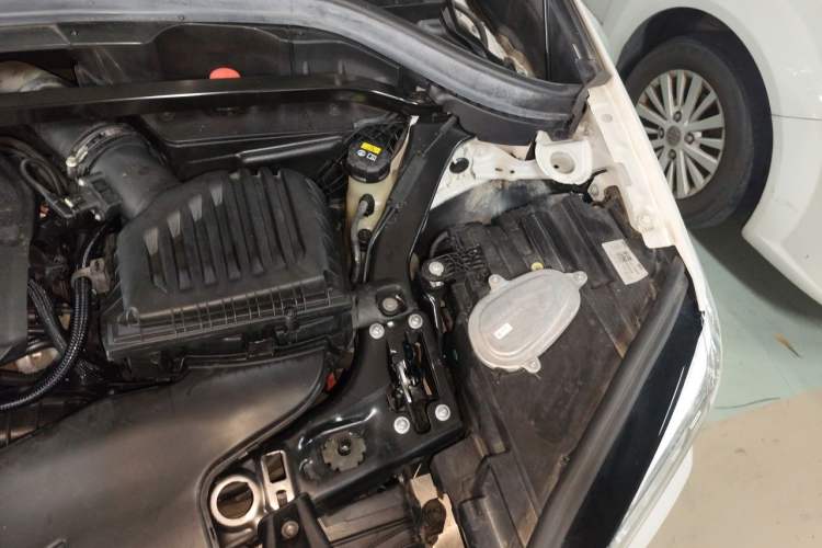 Used BMW X1 2020 sDrive25Li Leading Model Engine Bay Left