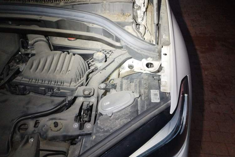 Used BMW X1 2020 sDrive25Li Leading Model Engine Bay Left