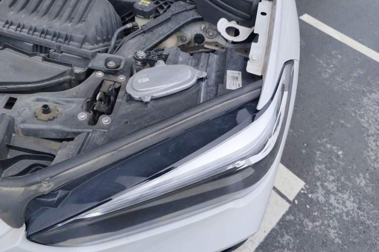 Used BMW X1 2020 xDrive25Li Luxury Edition Engine Bay Left