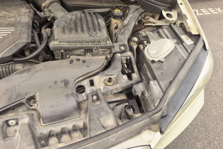 Used BMW X1 2020 sDrive25Li Leading Model Engine Bay Left