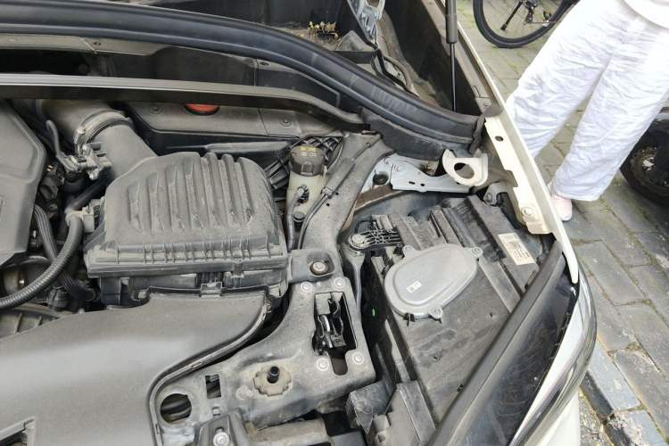 Used BMW X1 2020 sDrive25Li Leading Model Engine Bay Left