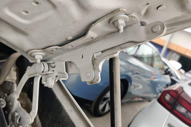 Used BMW X1 2020 sDrive20Li Premium Edition Engine Bay Left