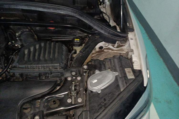 Used BMW X1 2020 sDrive20Li Premium Edition Engine Bay Left