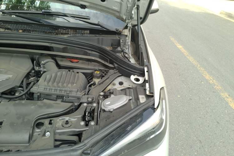 Used BMW X1 2020 sDrive25Li Leading Model Engine Bay Left