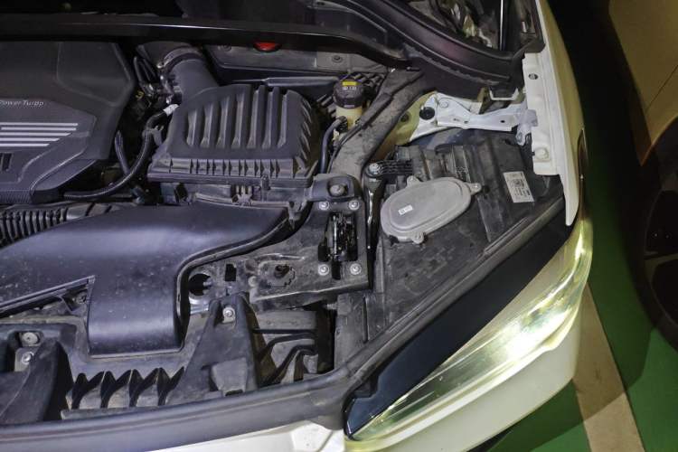 Used BMW X1 2020 xDrive25Li Luxury Edition Engine Bay Left