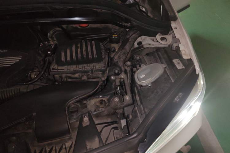 Used BMW X1 2020 xDrive25Li Luxury Edition Engine Bay Left