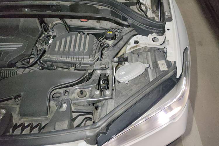 Used BMW X1 2020 xDrive25Li Luxury Edition Engine Bay Left