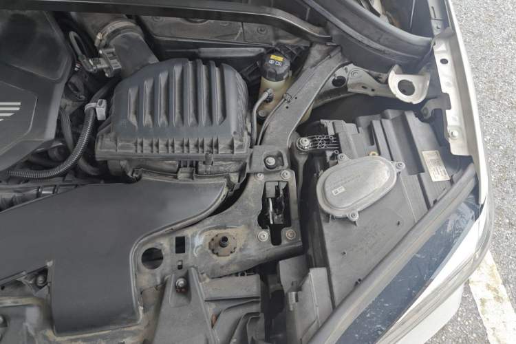 Used BMW X1 2020 sDrive20Li Fashion Model Engine Bay Left