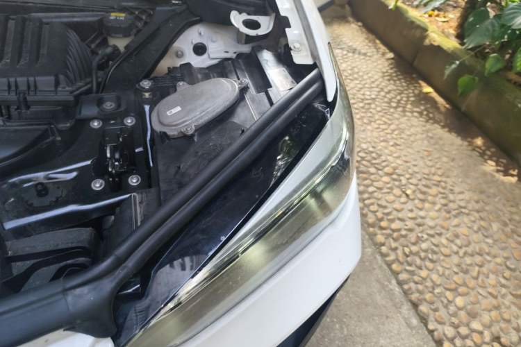 Used BMW X1 2020 sDrive20Li Fashion Model Engine Bay Left