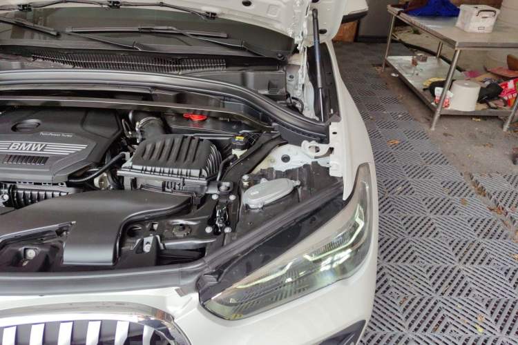 Used BMW X1 2020 sDrive20Li Premium Edition Engine Bay Left