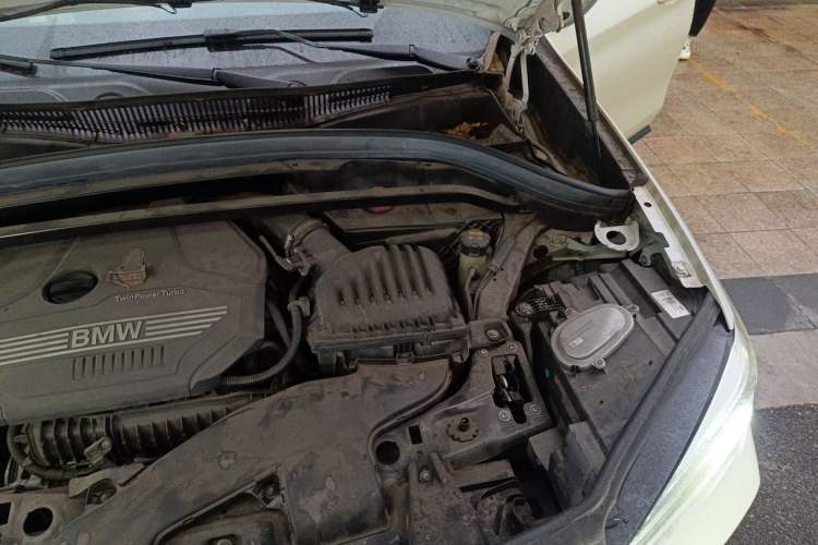 Used BMW X1 2020 sDrive20Li Premium Edition Engine Bay Left