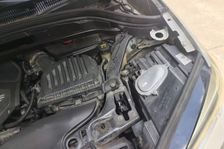 Used BMW X1 2020 sDrive20Li Premium Edition Engine Bay Left
