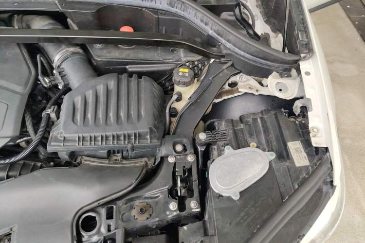 Used BMW X1 2020 sDrive25Li Leading Model Engine Bay Left