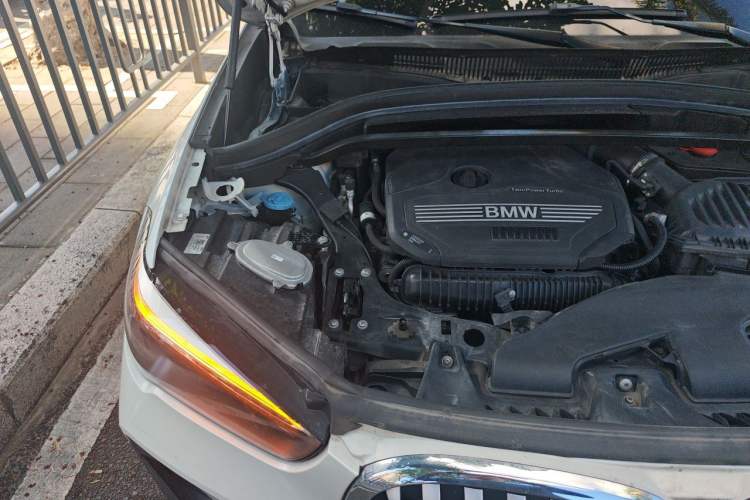 Used BMW X1 2020 sDrive25Li Leading Model Engine Bay Right