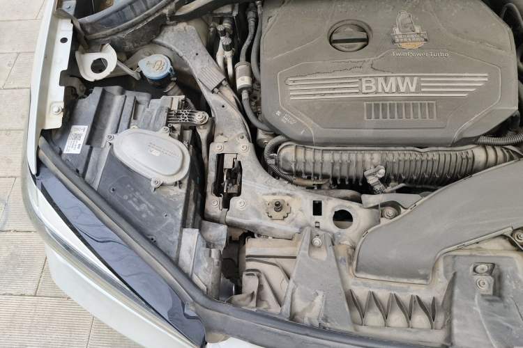 Used BMW X1 2020 xDrive25Li Luxury Edition Engine Bay Right