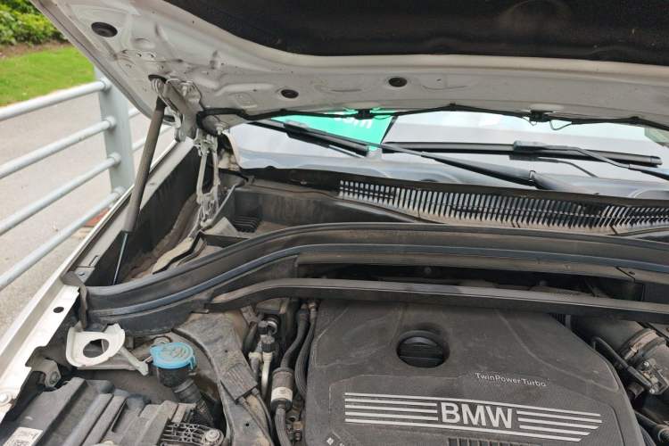 Used BMW X1 2020 sDrive25Li Leading Model Engine Bay Right