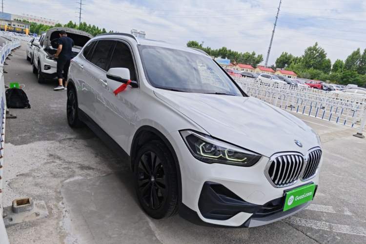Used BMW X1 2020 sDrive20Li Fashion Model Front Right 45 Deg