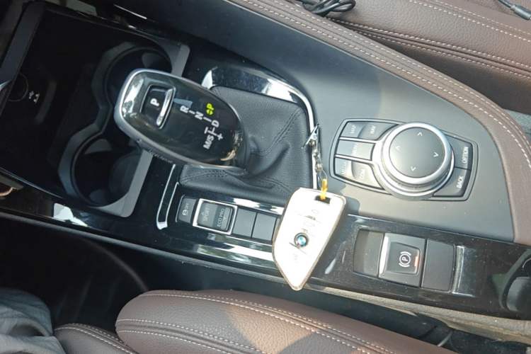 Used BMW X1 2020 sDrive20Li Premium Edition Gear Lever