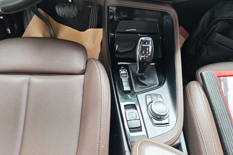Used BMW X1 2020 sDrive20Li Premium Edition Gear Lever