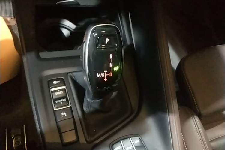 Used BMW X1 2020 sDrive25Li Leading Model Gear Lever