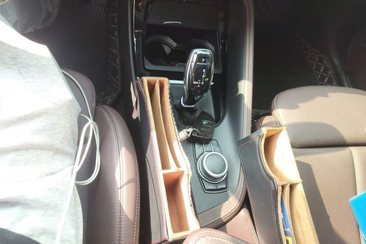Used BMW X1 2020 sDrive20Li Premium Edition Gear Lever