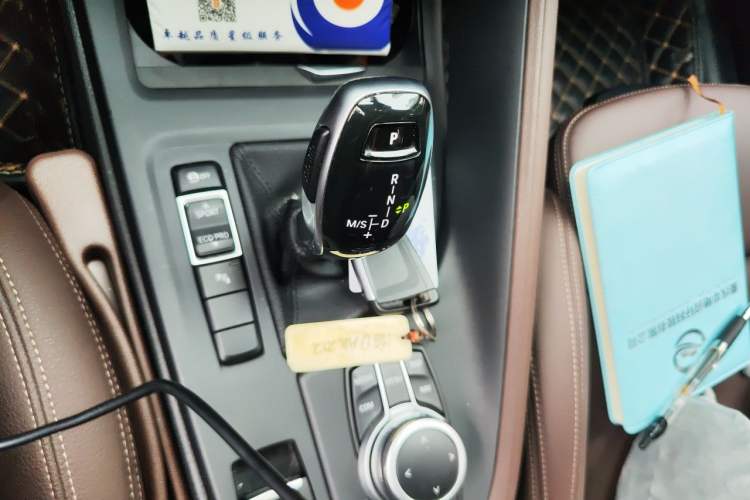 Used BMW X1 2020 sDrive25Li Leading Model Gear Lever