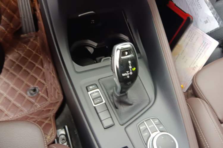Used BMW X1 2020 sDrive25Li Leading Model Gear Lever