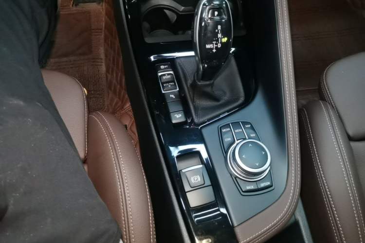 Used BMW X1 2020 xDrive25Li Luxury Edition Gear Lever