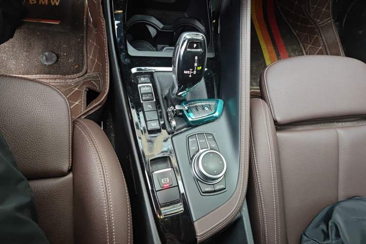 Used BMW X1 2020 xDrive25Li Luxury Edition Gear Lever