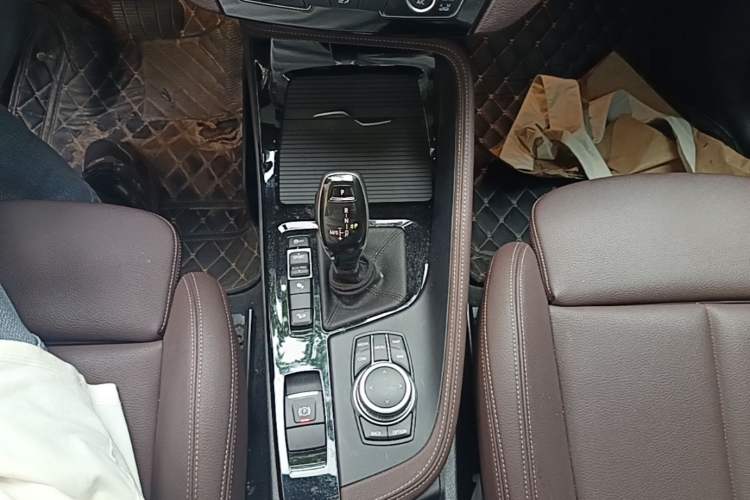 Used BMW X1 2020 xDrive25Li Luxury Edition Gear Lever