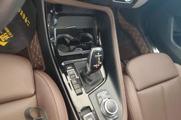 Used BMW X1 2020 sDrive20Li Premium Edition Gear Lever