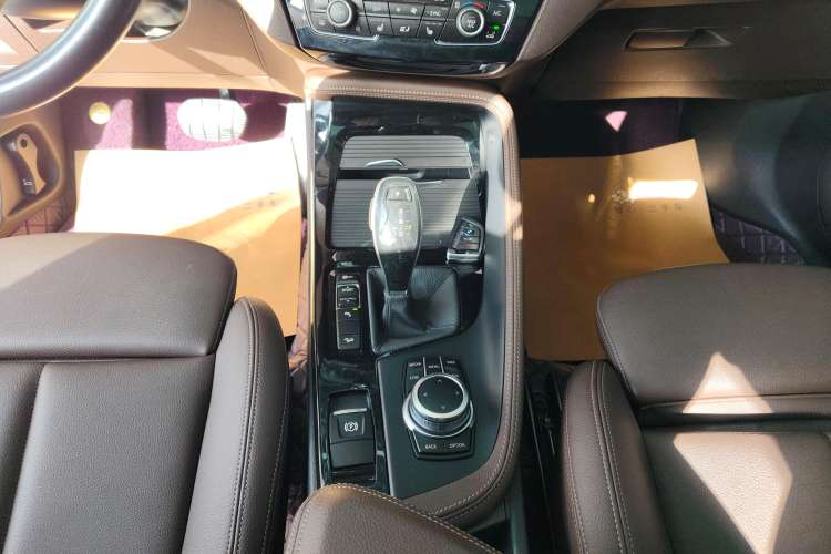 Used BMW X1 2020 xDrive25Li Luxury Edition Gear Lever
